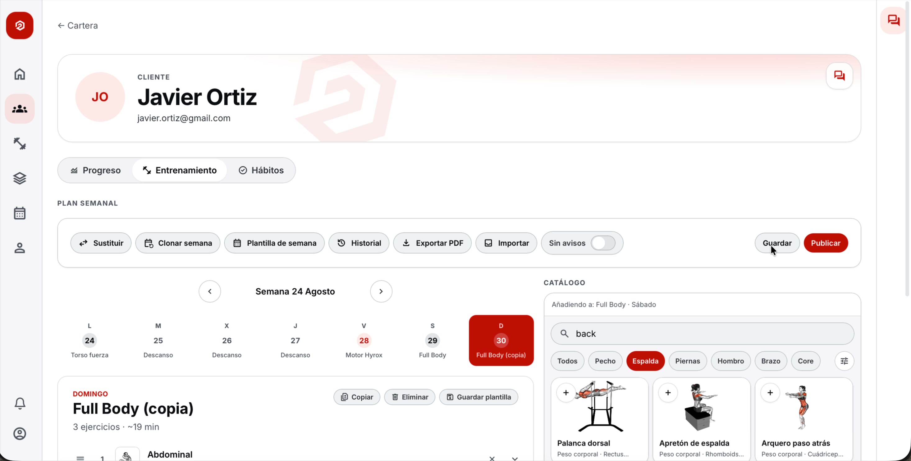 Plan semanal del cliente, con catálogo a la derecha